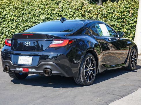 Used 2023 Toyota GR86 RWD image 6