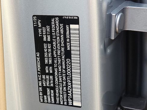 New 2026 Porsche Macan 4 Electric image 24