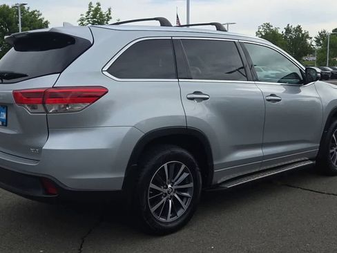 Used 2018 Toyota Highlander XLE FWD image 8