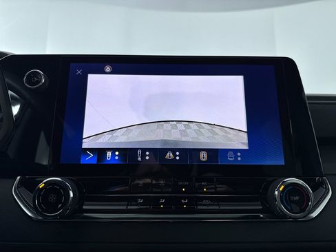 Used 2023 Chevrolet Colorado Trail Boss w/ Technology Package AWD/4WD image 13