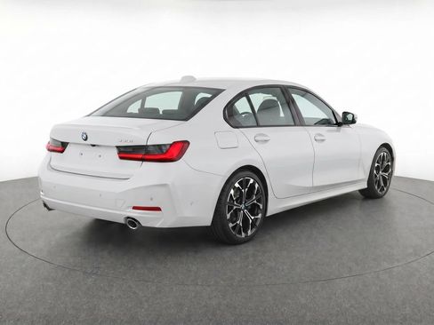 Used 2025 BMW 330i Sedan w/ Premium Package RWD image 31