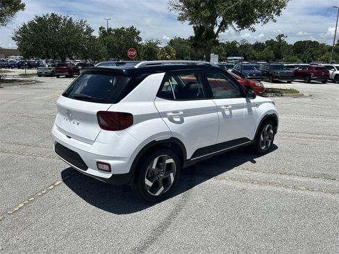New 2025 Hyundai Venue Limited image 11
