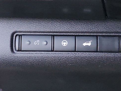 Used 2022 Nissan Pathfinder SL image 25