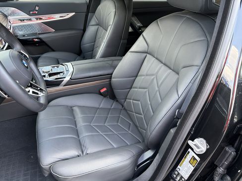 Certified 2026 BMW 760i xDrive AWD/4WD image 18