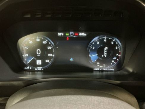 Used 2019 Volvo XC90 T5 Momentum w/ Multimedia Package image 19