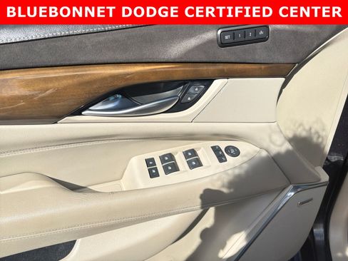 Used 2018 Cadillac Escalade Luxury RWD image 10