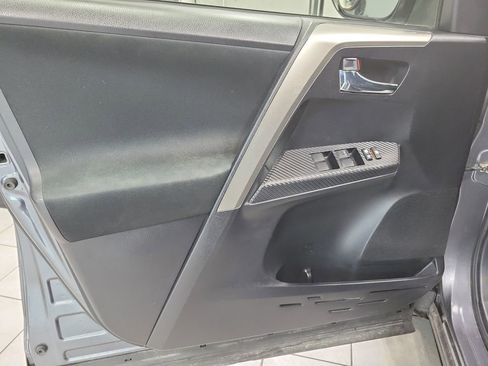 Used 2015 Toyota RAV4 XLE AWD/4WD image 31