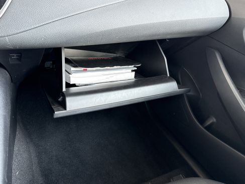 Used 2020 Toyota Corolla LE image 19