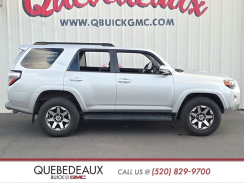 Used 2022 Toyota 4Runner TRD Off-Road Premium AWD/4WD image 10