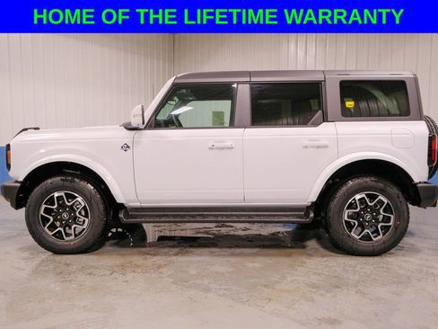 New 2025 Ford Bronco Outer Banks image 3