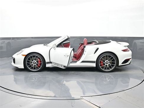 Used 2018 Porsche 911 Turbo image 26