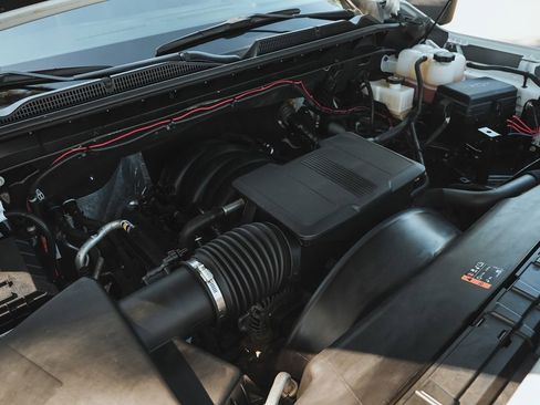 Used 2024 GMC Sierra 2500 SLE w/ SLE Convenience Package image 40