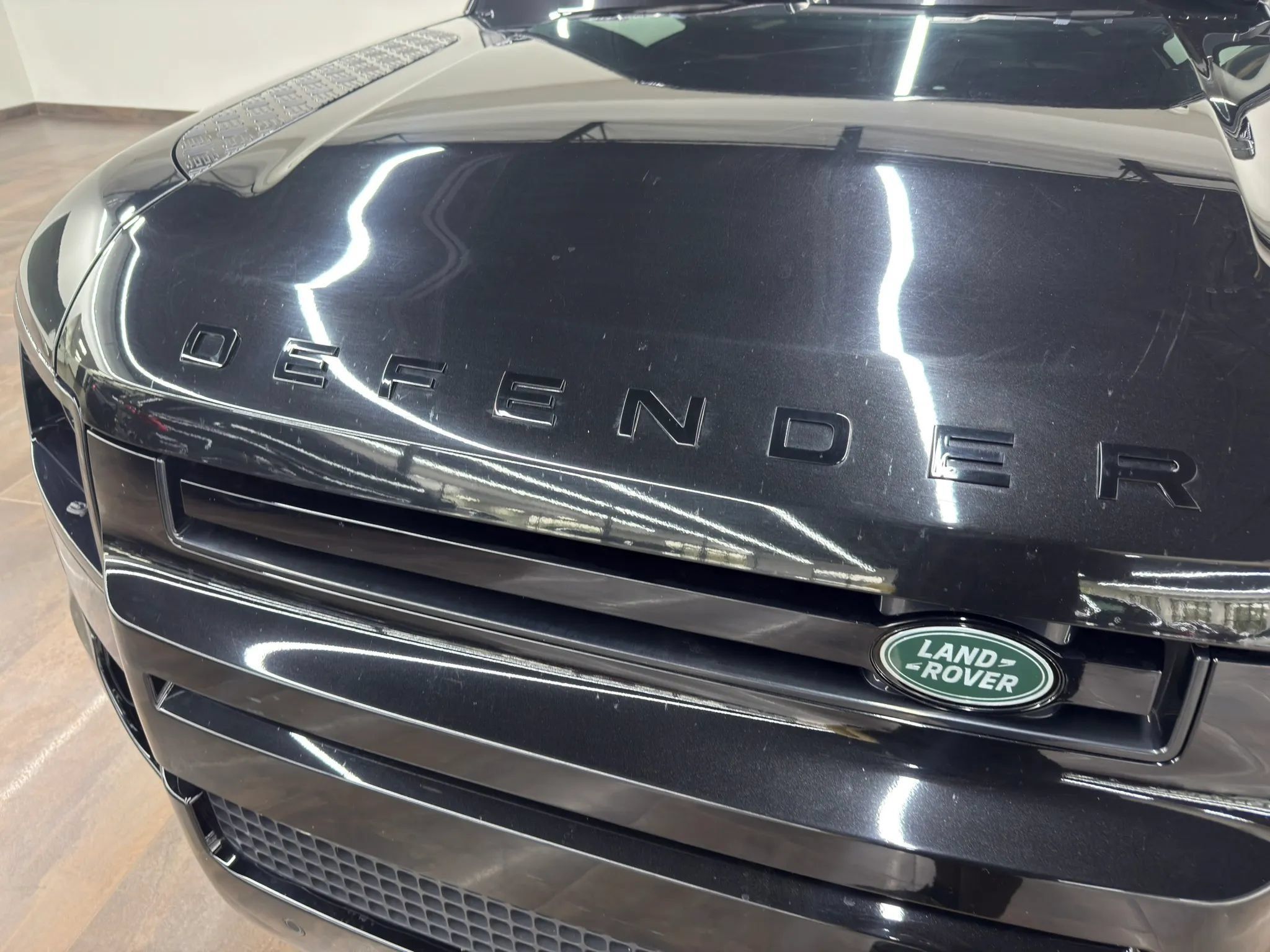 Used 2024 Land Rover Defender 90 V8 AWD/4WD image 39