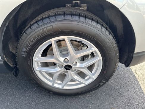 Used 2024 Ford Edge SEL image 27