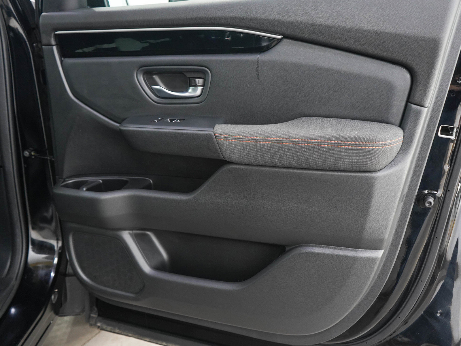 Used 2025 Honda Pilot Sport image 9