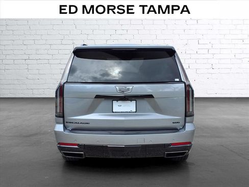 Certified 2026 Cadillac Escalade Platinum Sport w/ LPO, ONYX Package AWD/4WD image 4