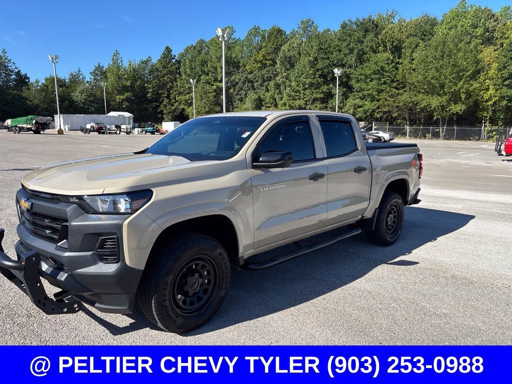 Used 2023 Chevrolet Colorado W/T w/ Technology Package RWD image 3