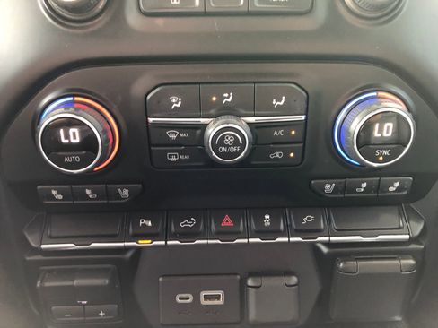 Used 2022 Chevrolet Silverado 2500 High Country AWD/4WD image 25