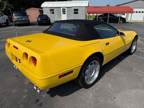 Used 1992 Chevrolet Corvette Coupe RWD image 14