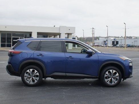 Used 2021 Nissan Rogue SV image 18