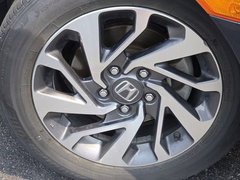 Used 2018 Honda Civic EX image 7
