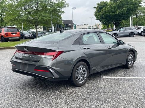 Used 2024 Hyundai Elantra SEL FWD image 5