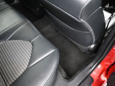 Used 2019 Toyota Camry SE w/ Convenience Package FWD image 18