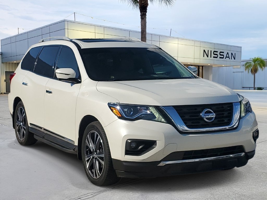 Used 2017 Nissan Pathfinder Platinum FWD image 9