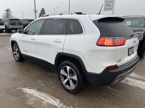 Used 2020 Jeep Cherokee Limited image 3