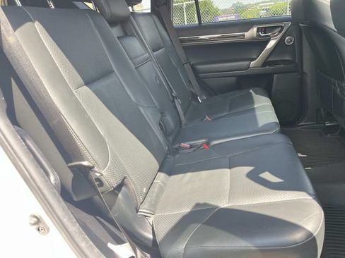 Used 2021 Lexus GX 460 Luxury w/ Accessory Package AWD/4WD image 24