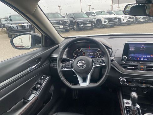 Used 2025 Nissan Altima 2.5 SR image 35