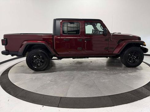 Certified 2022 Jeep Gladiator Willys image 7