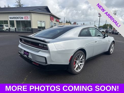 Used 2024 Dodge Charger Daytona Scat Pack w/ Plus Group AWD/4WD image 9