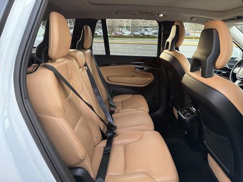 Used 2016 Volvo XC90 T6 Momentum image 13
