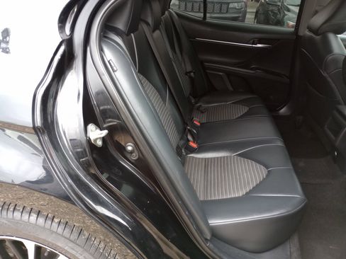 Used 2019 Toyota Camry SE image 12