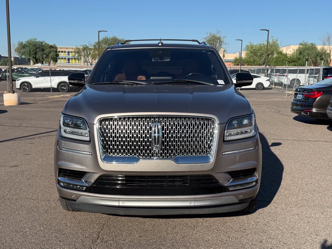 Used 2018 Lincoln Navigator Reserve w/ Technology Package AWD/4WD image 2