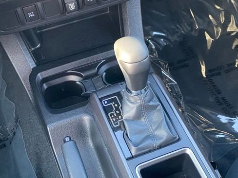Certified 2023 Toyota Tacoma TRD Off-Road AWD/4WD image 18