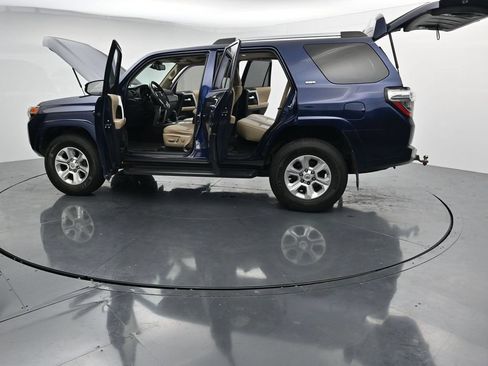 Used 2020 Toyota 4Runner SR5 Premium w/ Moonroof Package AWD/4WD image 28