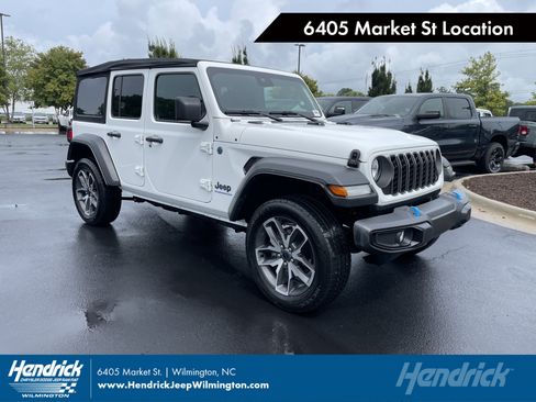 Used 2024 Jeep Wrangler Unlimited w/ Convenience Group AWD/4WD image 1