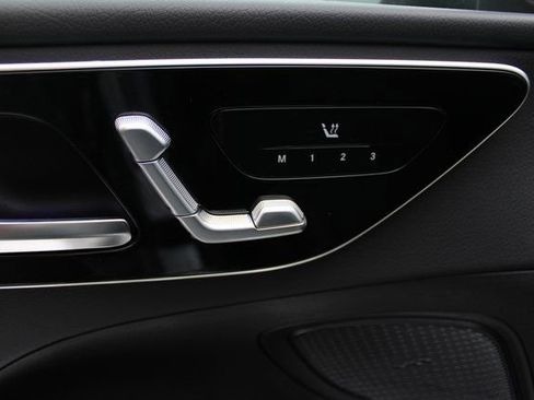 New 2025 Mercedes-Benz C 300 4MATIC Sedan image 12