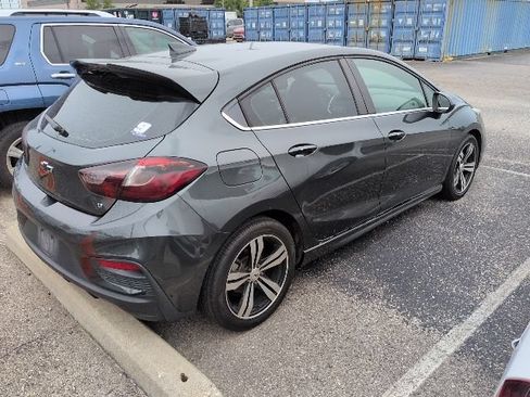 Used 2017 Chevrolet Cruze LT w/ Sun And Sound Package FWD image 5