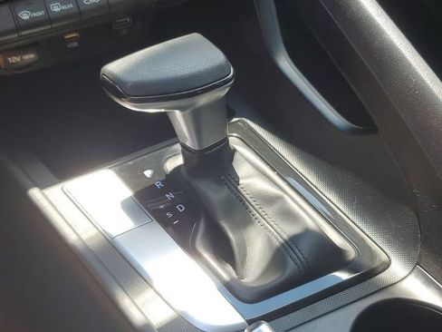 Used 2022 Hyundai Elantra SEL w/ Preferred Accessory Package FWD image 29