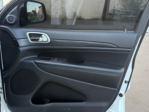 Used 2021 Jeep Grand Cherokee Laredo X RWD image 16
