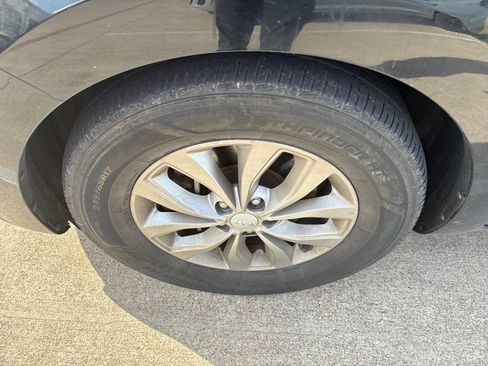 Used 2020 Kia Sedona LX FWD image 5