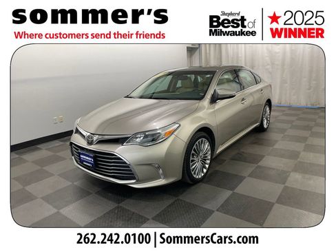Used 2018 Toyota Avalon Limited image 2