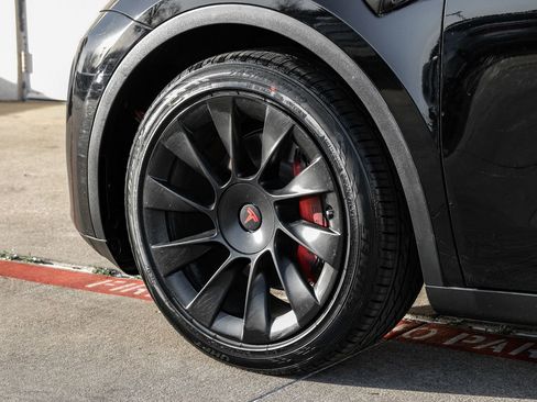 Used 2020 Tesla Model Y Long Range image 48