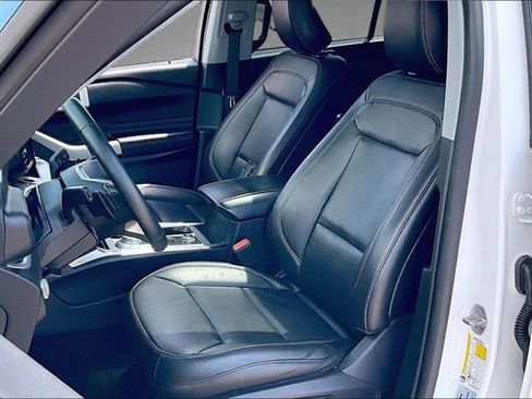 Used 2020 Ford Explorer XLT w/ Equipment Group 202A AWD/4WD image 24