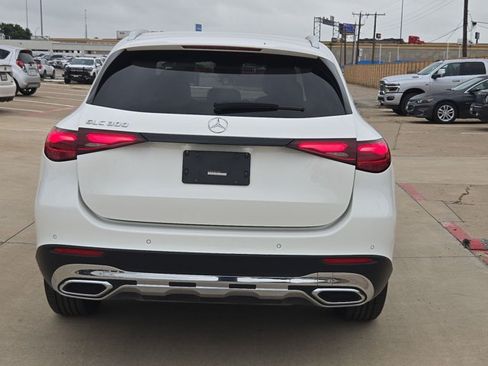 Used 2024 Mercedes-Benz GLC 300 w/ Winter Package image 7