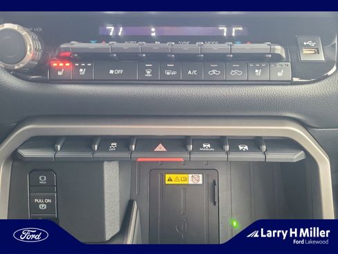 Used 2023 Toyota Tundra Limited w/ Power Package image 30