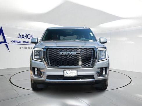 Used 2023 GMC Yukon Denali Ultimate AWD/4WD image 4